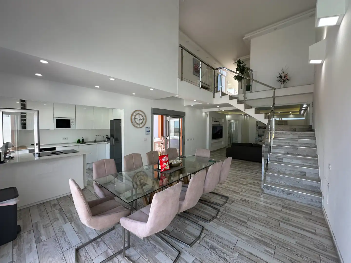 Casa aparellada amb terrassa en venda a Calle Tibiabin, imagen 8