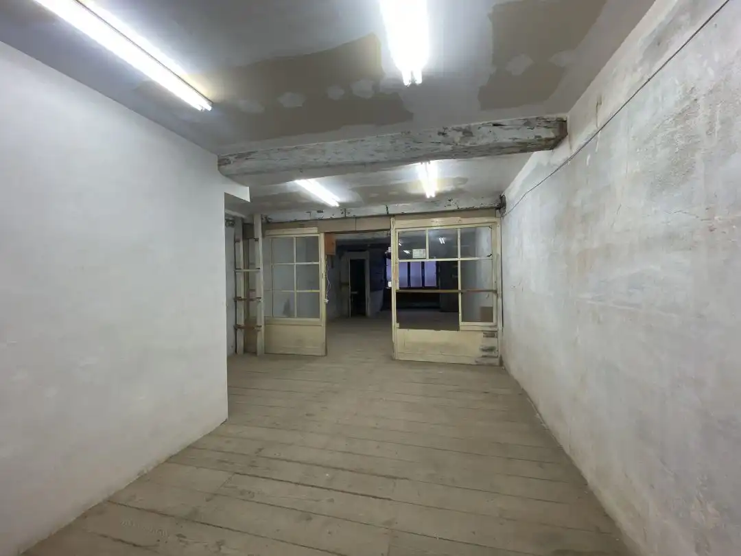 Business premises to rent in Barrenkalea