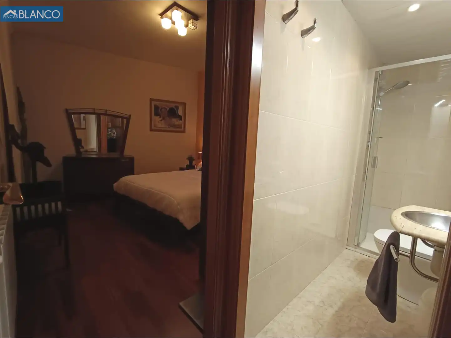Baño de Piso en venta en L'Hospitalet de Llobregat con Aire acondicionado, Calefacción y Parquet