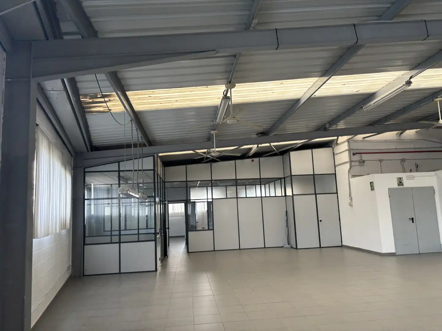 Nau industrial amb ascensor en venda a Carrer Josep Calvet, imagen 16