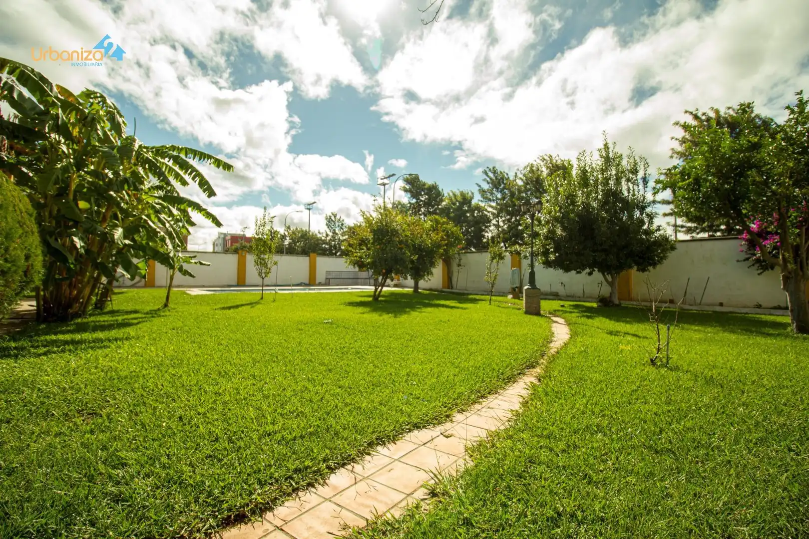 Jardí de Casa o xalet en venda en Badajoz amb Aire condicionat, Jardí privat i Terrassa