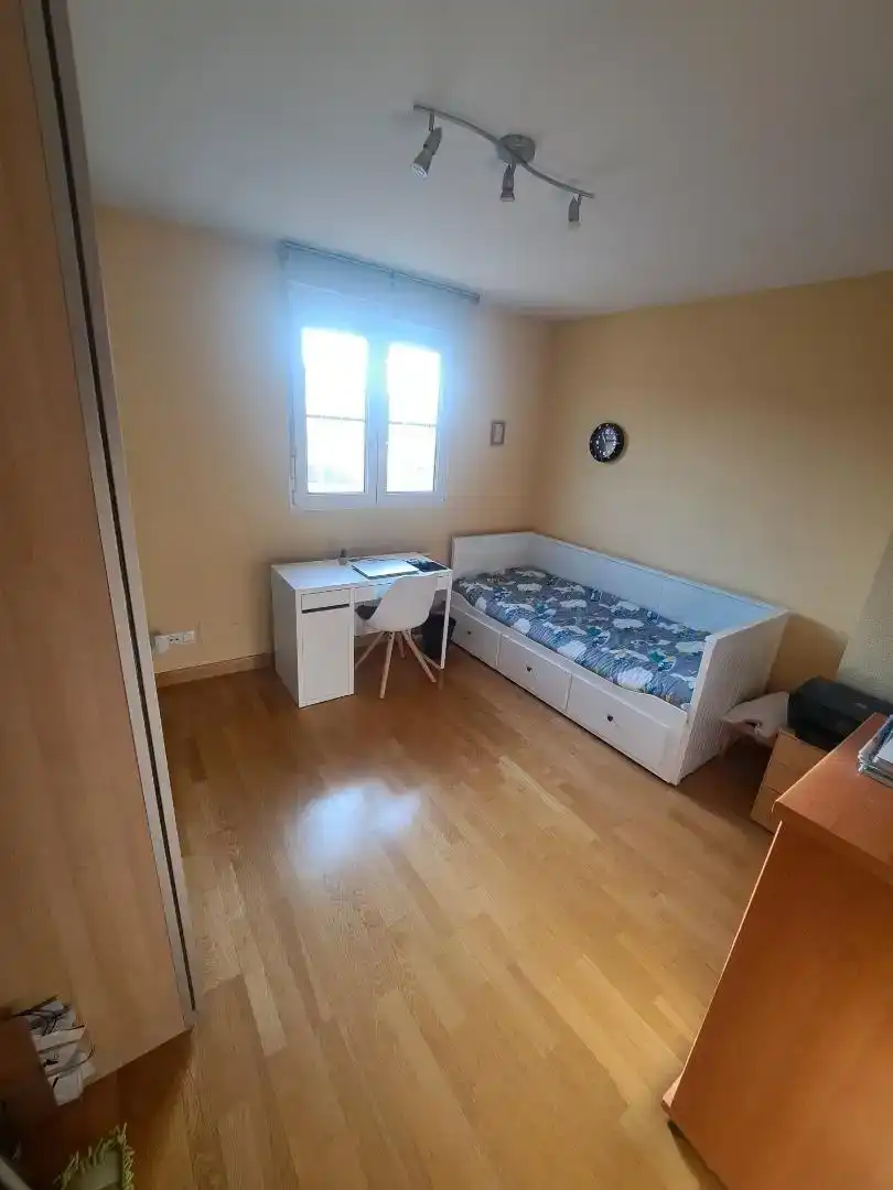 Dormitori de Casa adosada en venda en Magaz de Pisuerga amb Parquet, Forn i Microones