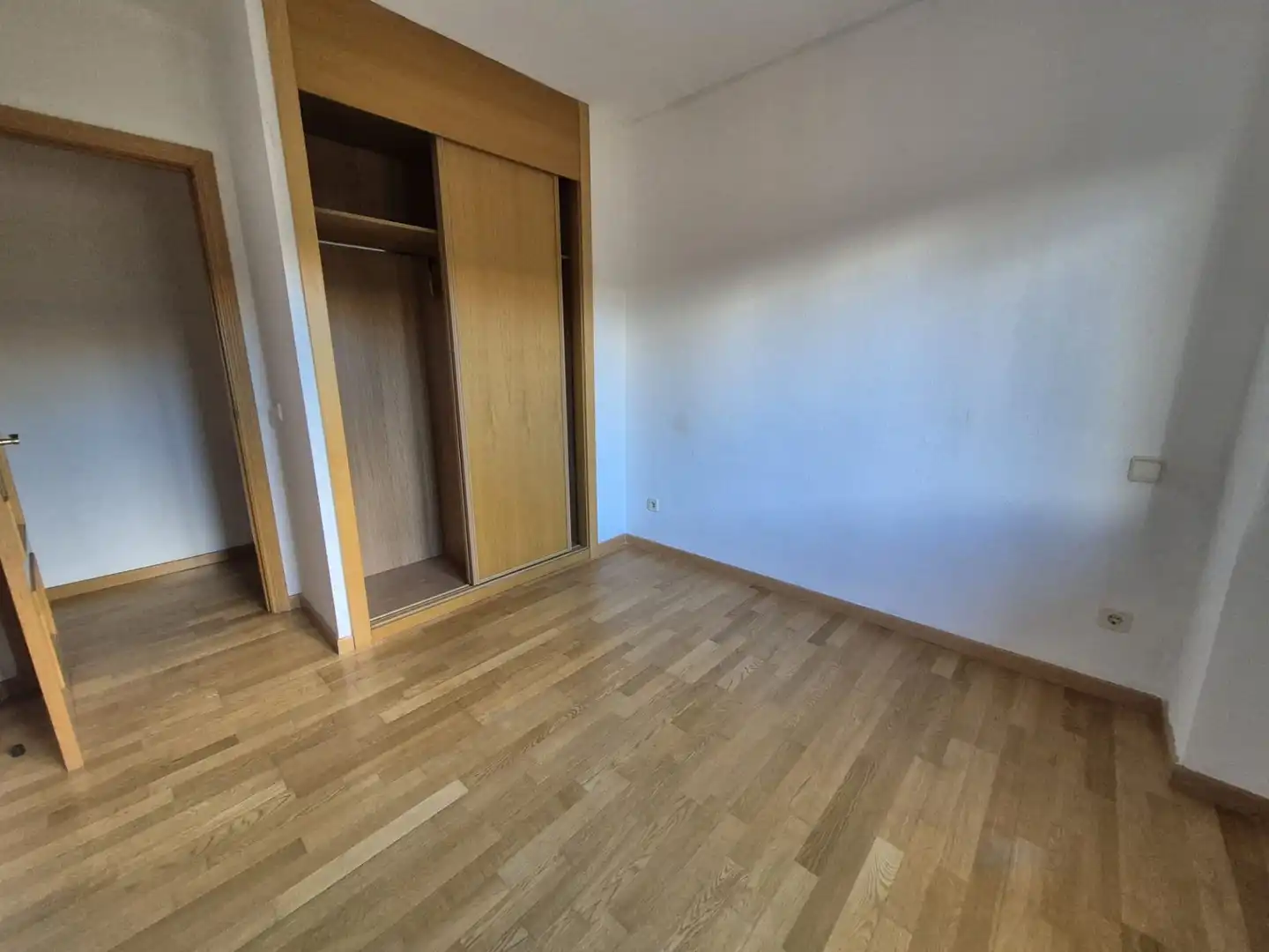 Habitación de Piso en venta en Ávila con Calefacción