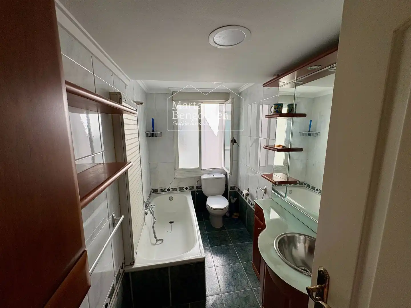 Baño de Piso en venta en Vitoria - Gasteiz con Calefacción y Trastero
