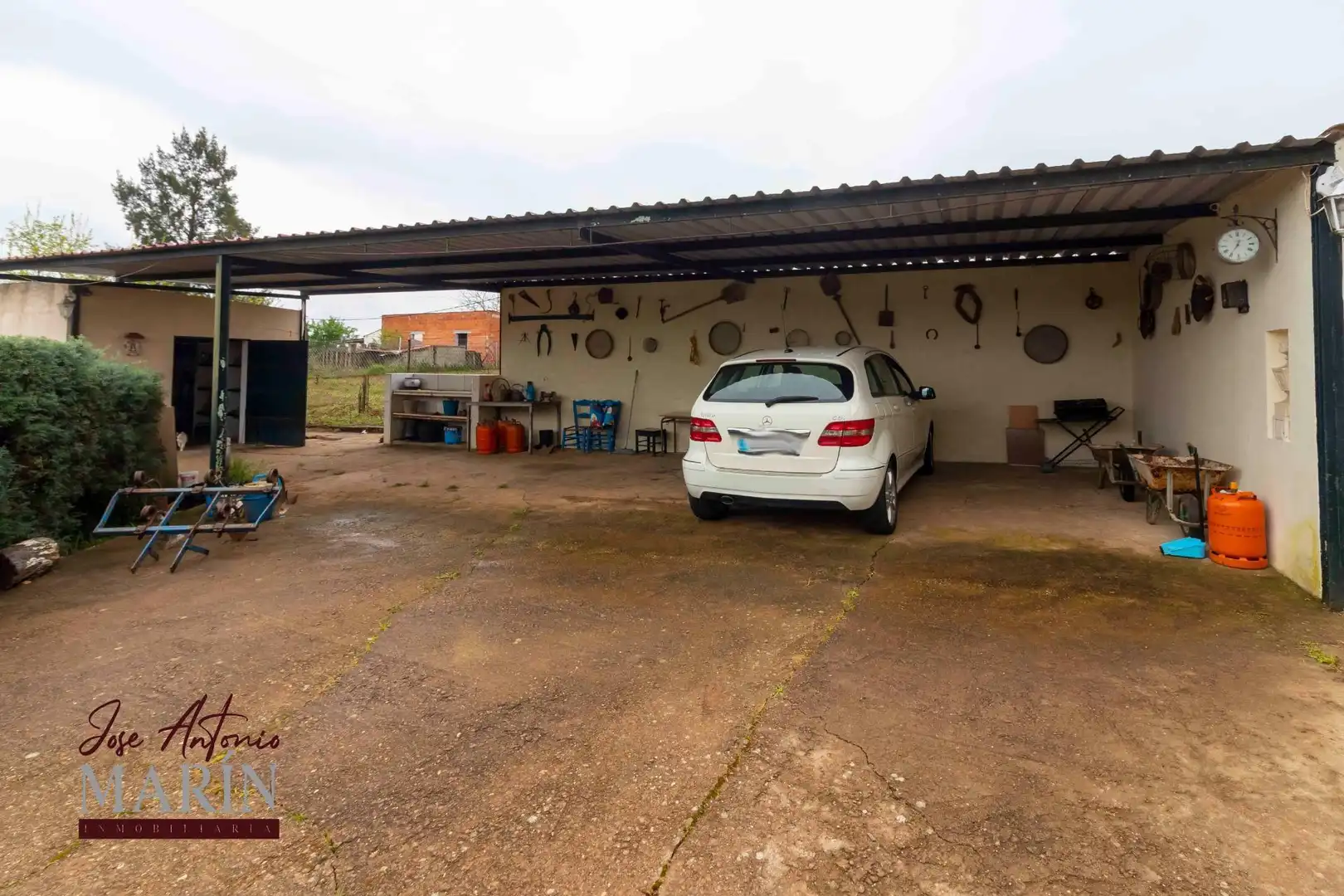 Aparcament de Casa o xalet en venda en Badajoz amb Terrassa, Traster i Moblat