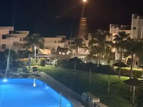 Vista exterior de Piso en venta en Manilva con Aire acondicionado, Terraza y Piscina