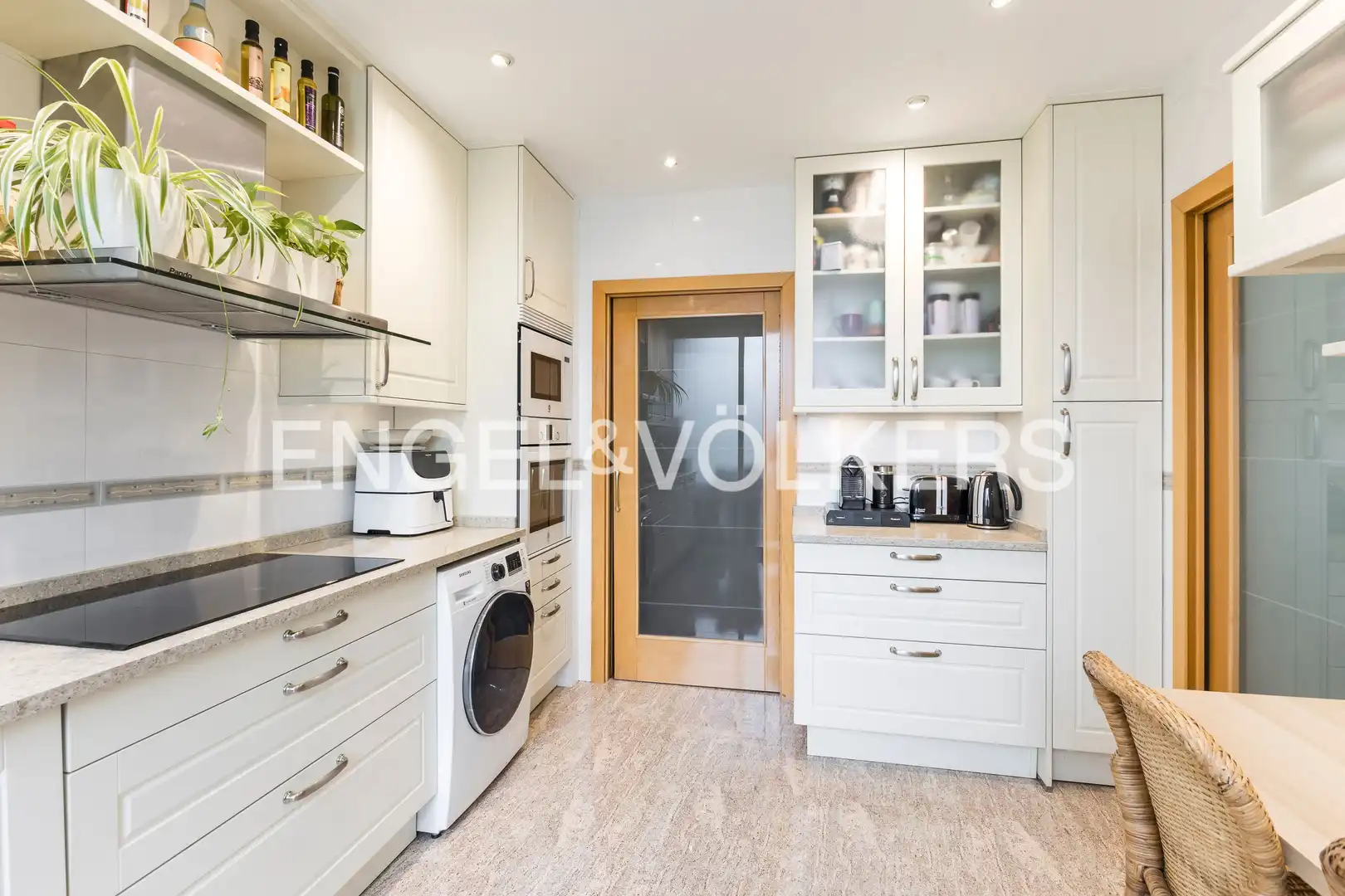 Cuina de Àtic en venda en Madrid amb Aire condicionat, Calefacció i Jardí privat