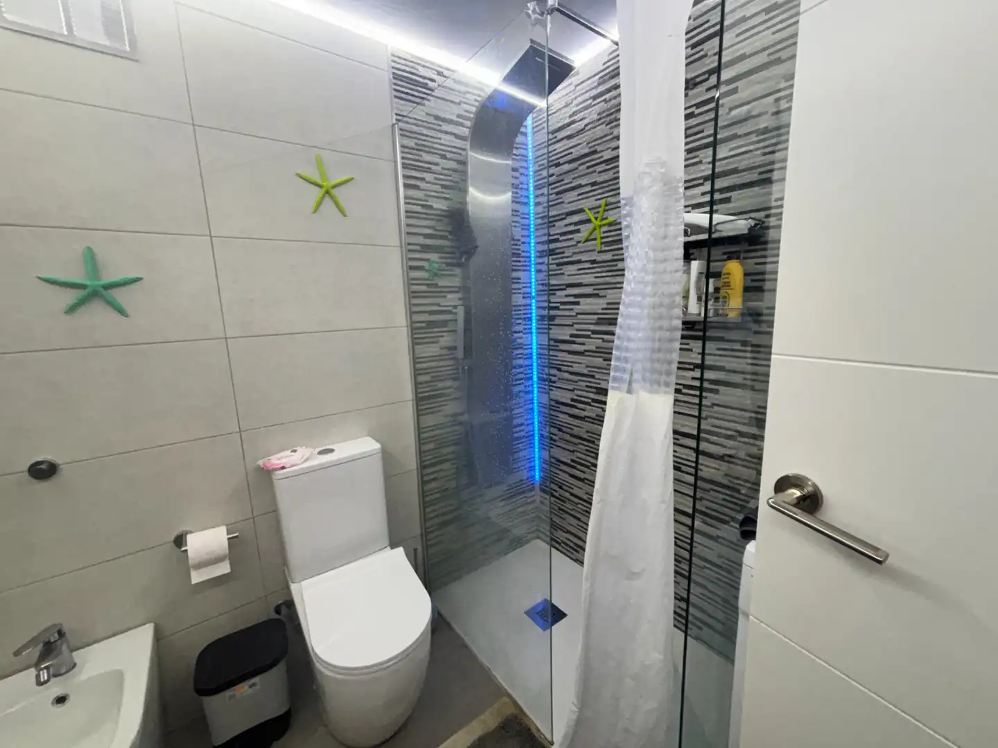 Baño de Piso de alquiler en Puerto de la Cruz con Terraza y Balcón