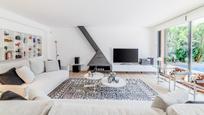 Sala d'estar de Casa o xalet en venda en Sitges amb Aire condicionat, Terrassa i Piscina