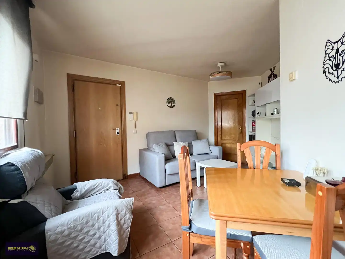 Sala d'estar de Planta baixa en venda en La Cabrera amb Calefacció, Traster i Moblat