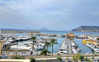 Vista exterior de Apartament en venda en Calpe / Calp amb Aire condicionat, Terrassa i Piscina comunitària