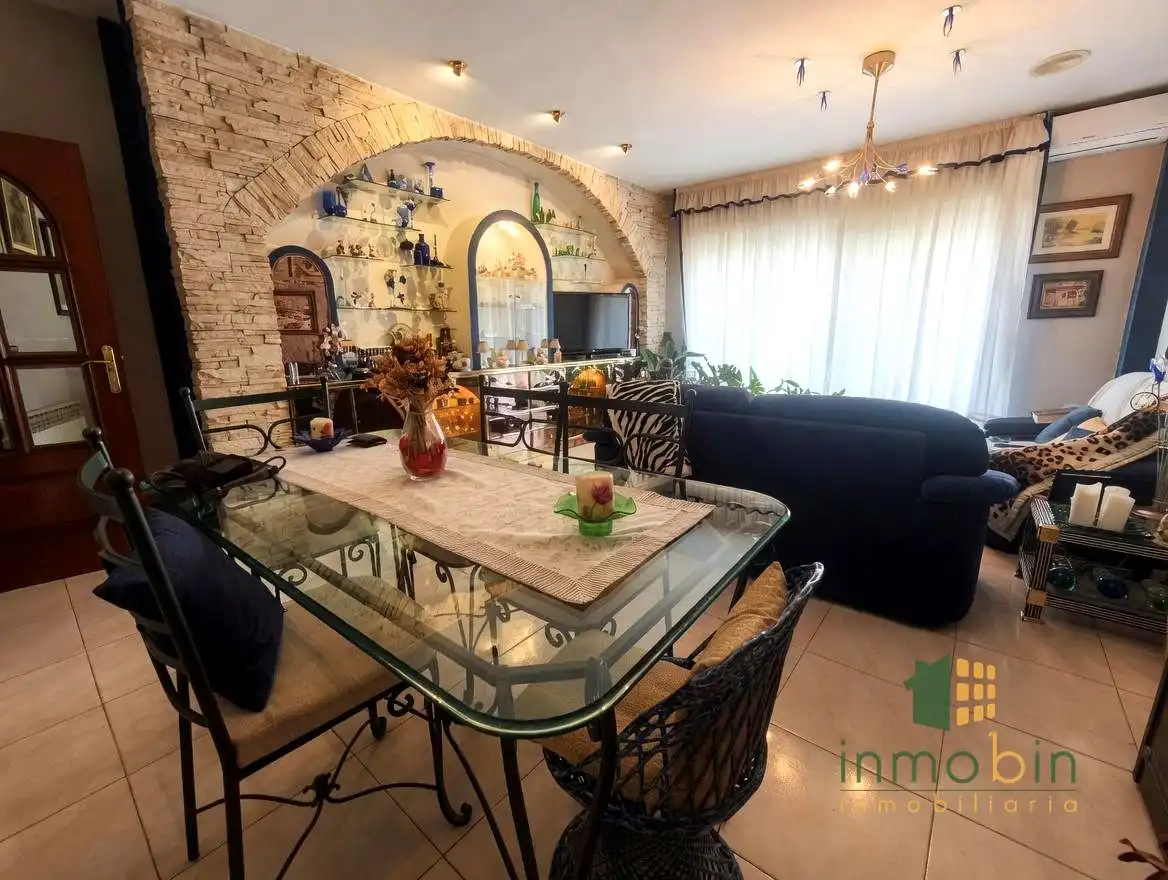Casa con terraza en venta en Don Benito, imagen 4