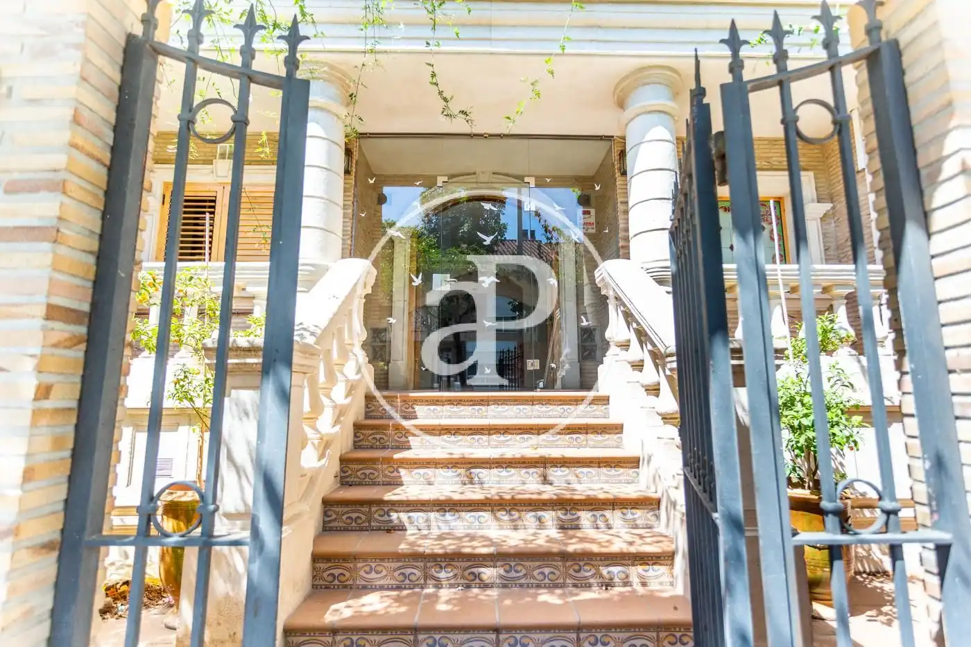 Vista exterior de Casa adosada en venta en Picanya con Aire acondicionado, Calefacción y Jardín privado