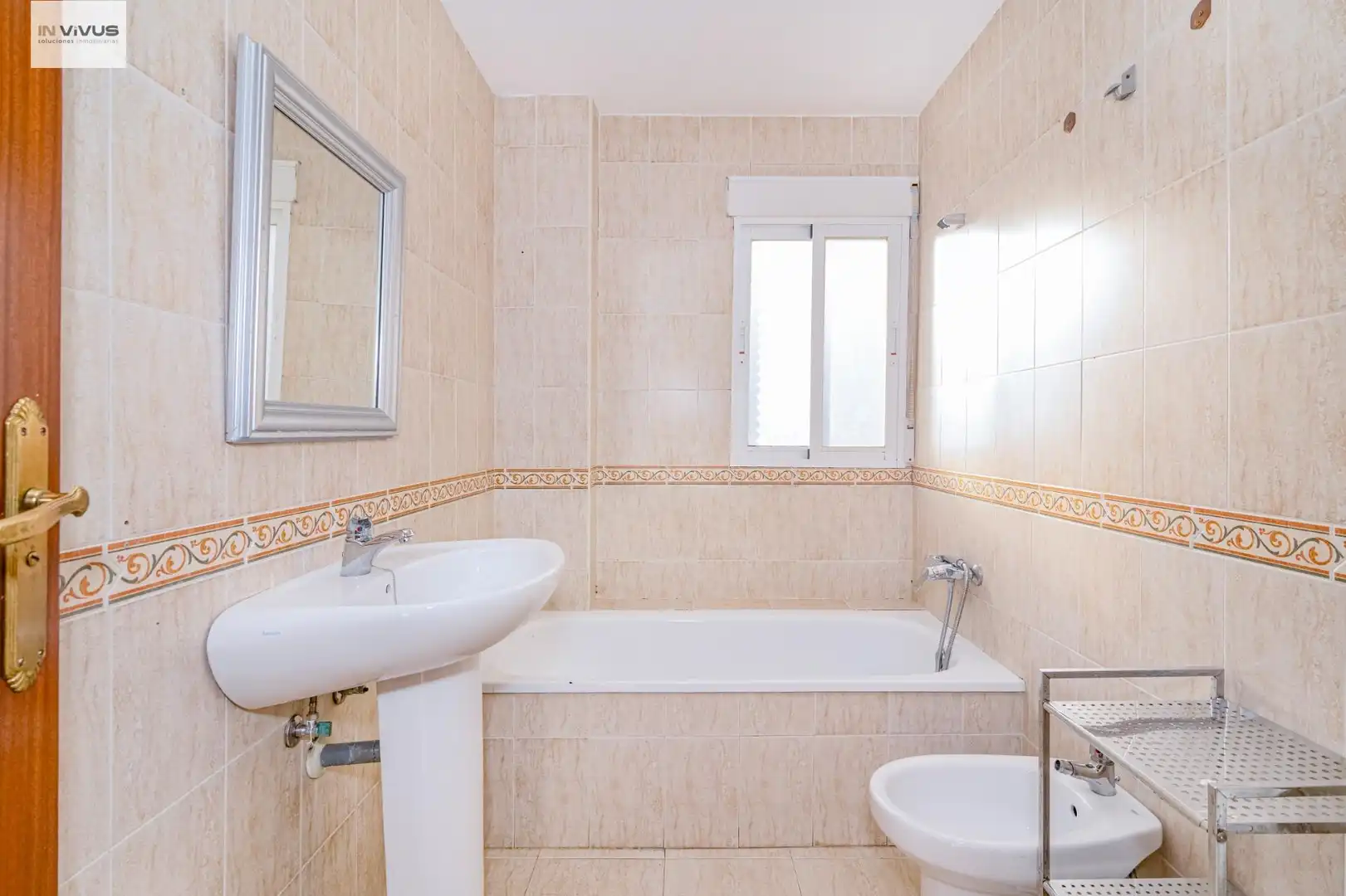 Baño de Piso en venta en Maracena con Aire acondicionado, Calefacción y Terraza