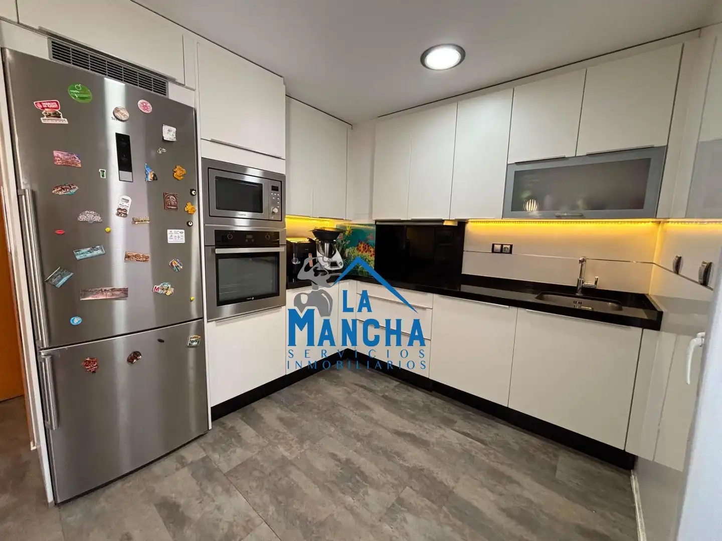 Kitchen of Flat for sale in Albacete  with Air Conditioner, Heating and Furnished