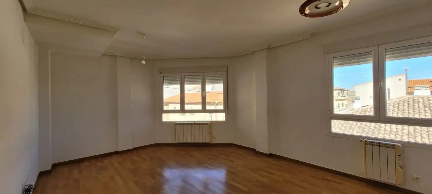 Sala de estar de Piso en venta en Balazote con Calefacción, Parquet y Trastero