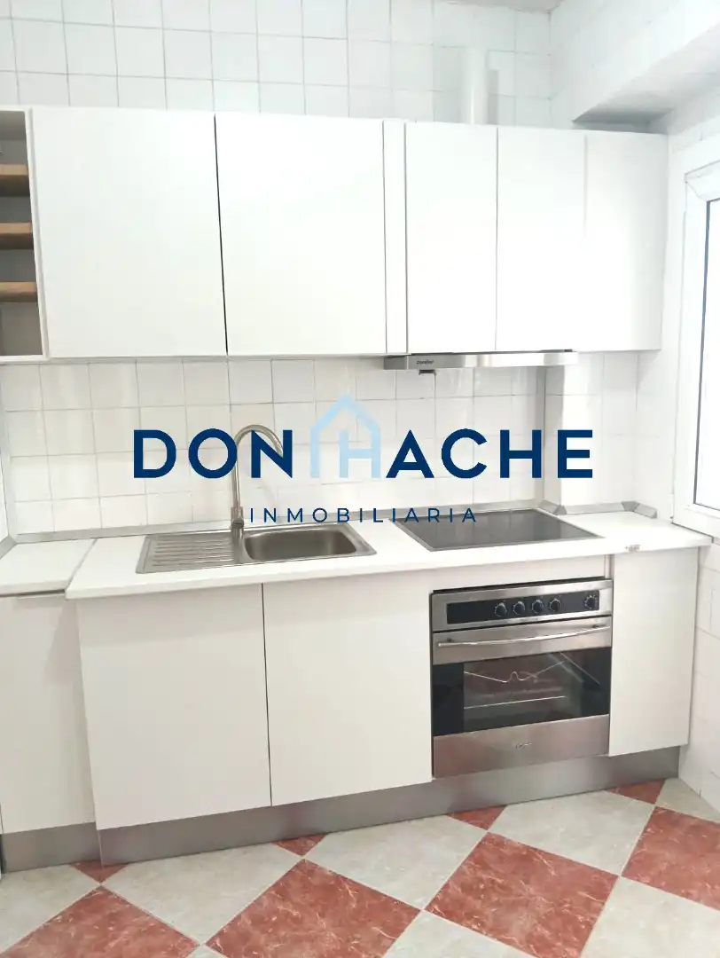 Flat for rent in Plaza de España, 20, Centro
