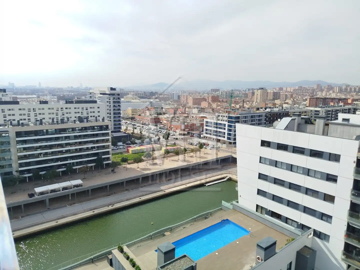 Piscina de Piso en venta en Badalona con Aire acondicionado, Calefacción y Parquet