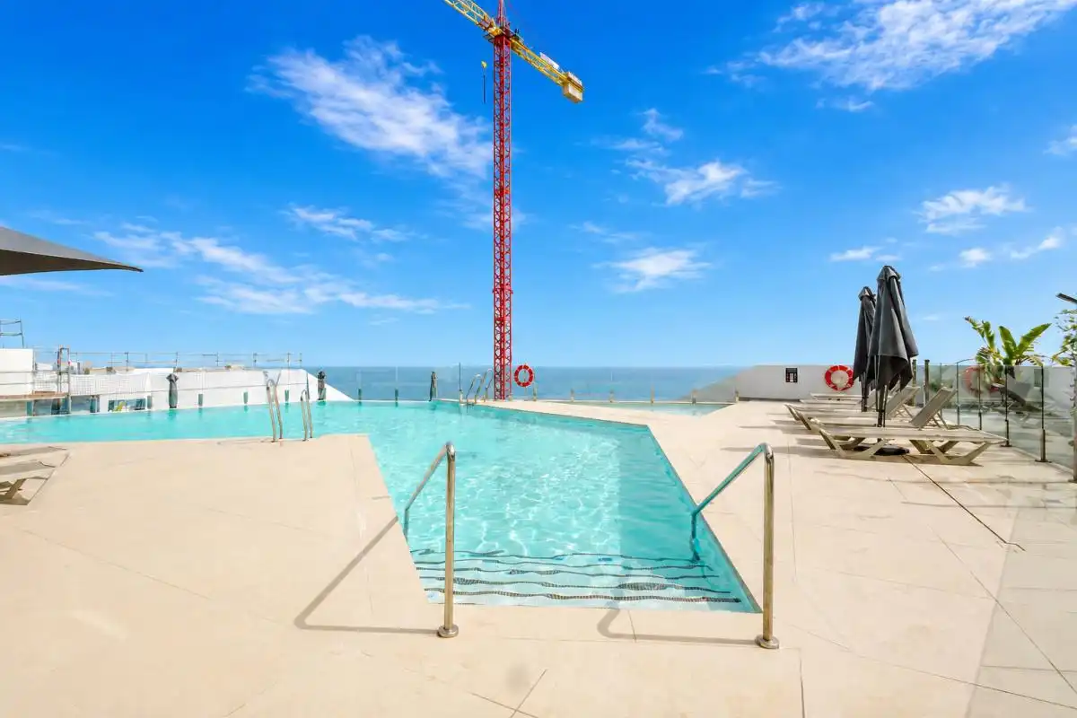 Schwimmbecken von Erdgeschoss zum Verkauf in Fuengirola mit Heizung, Terrasse und Abstellraum