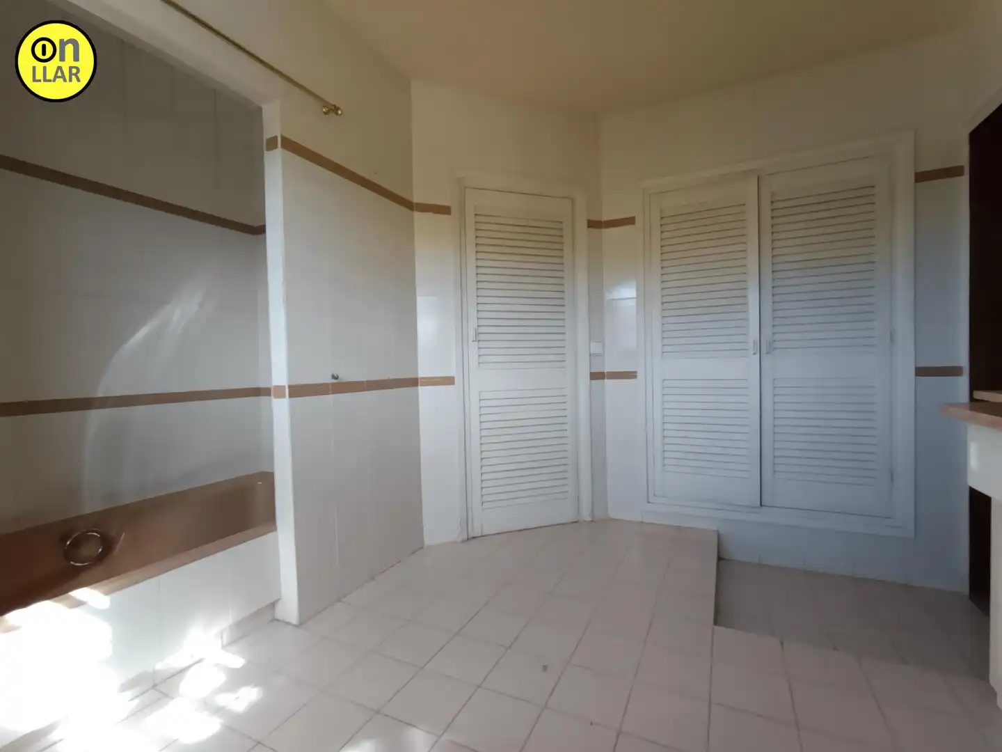 Badezimmer von Haus oder Chalet zum Verkauf in Sant Fost de Campsentelles mit Privatgarten, Terrasse und Abstellraum