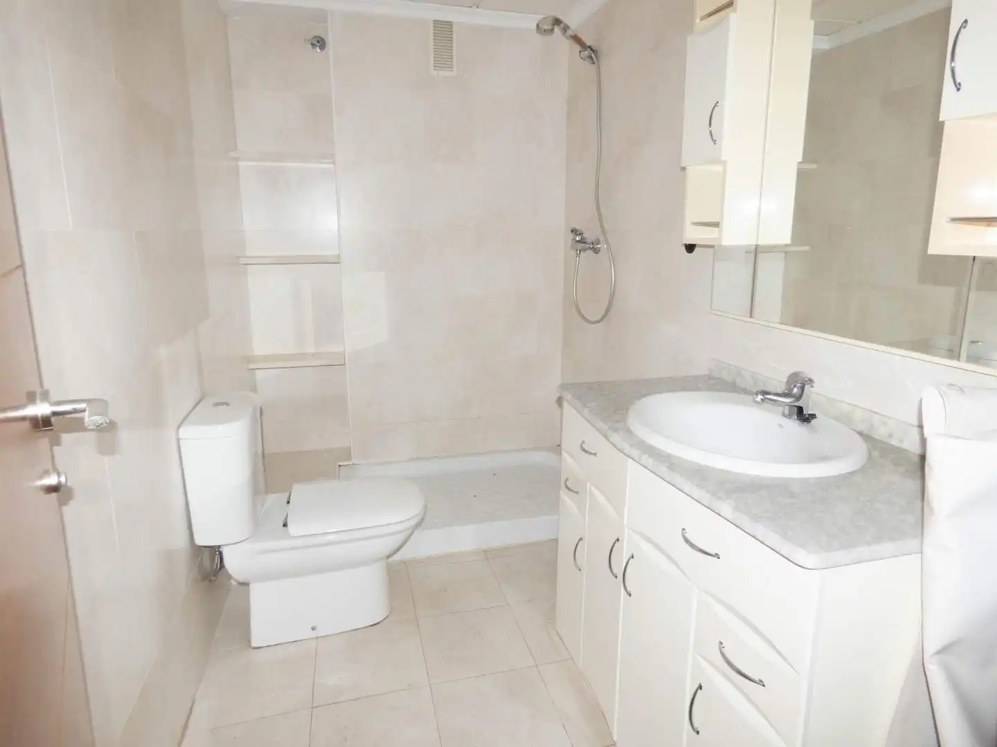 Baño de Piso en venta en Elche / Elx