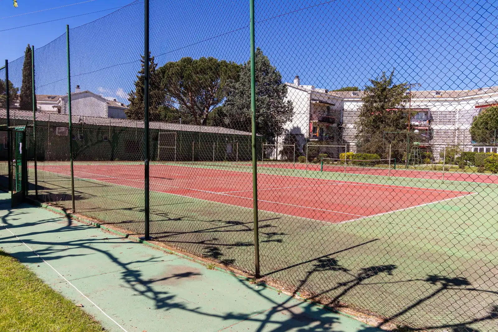 Vista exterior de Pis en venda en Collado Villalba amb Calefacció, Parquet i Terrassa