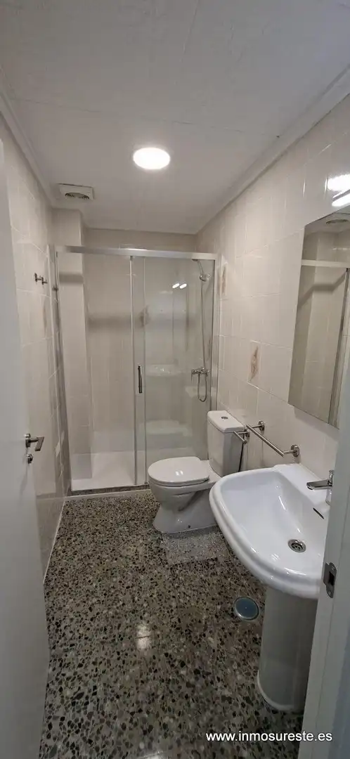 Bathroom of Flat for rent in Orihuela  with Balcony