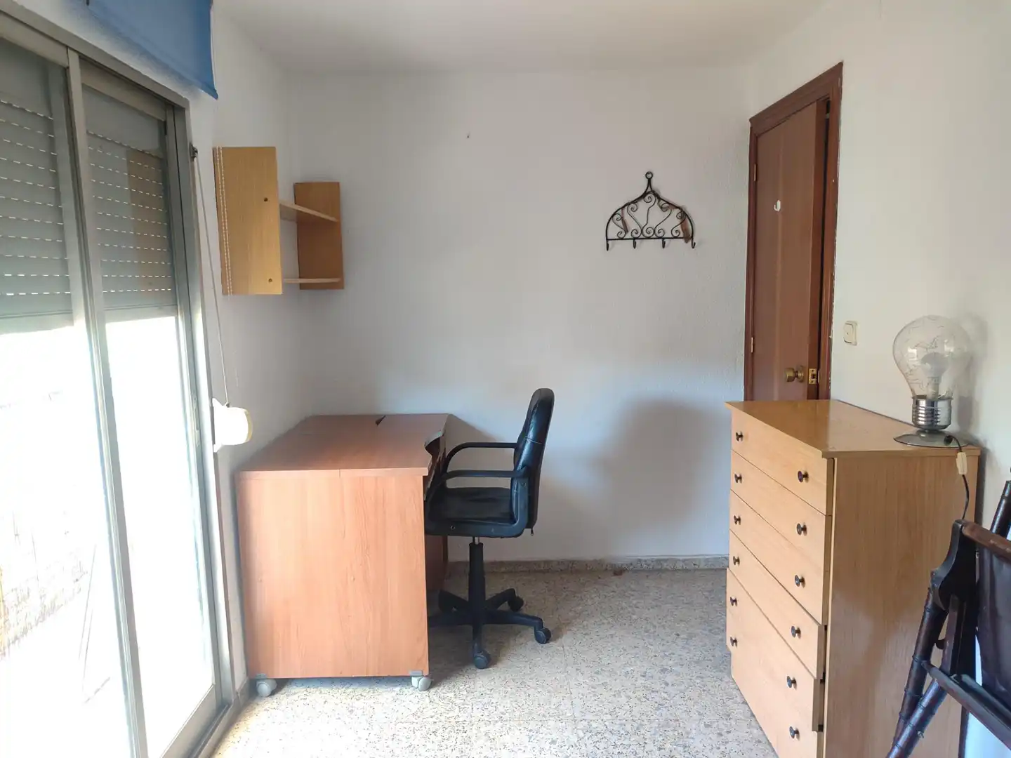 Dormitori de Pis de lloguer en Granada amb Aire condicionat, Moblat i Balcó
