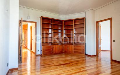 Living room of Flat for sale in  Madrid Capital  with Heating