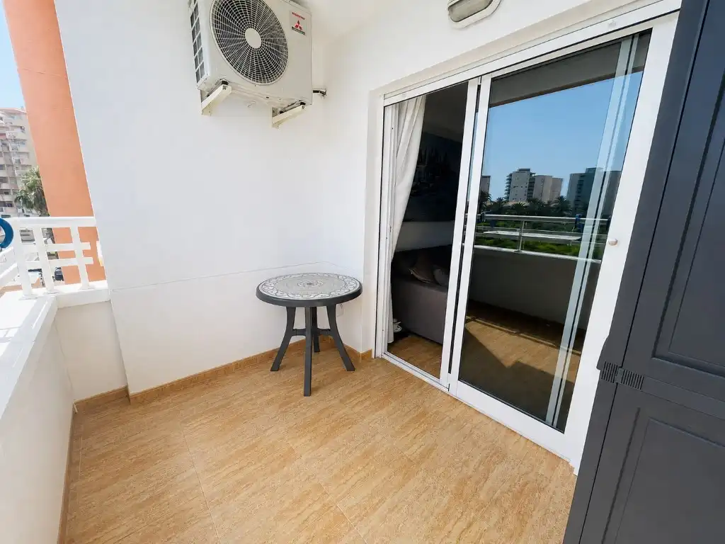 Apartament amb terrassa en venda a Barrio Veneziola J (Manga)