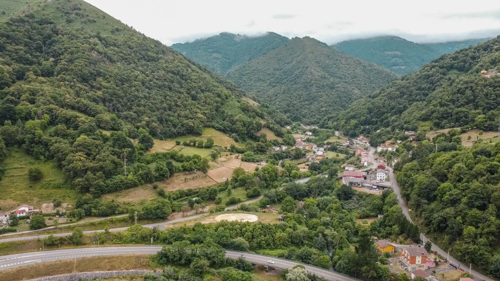 Vista exterior de Pis en venda en Aller amb Traster