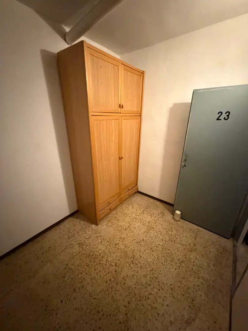 Habitación de Trastero en venta en L'Hospitalet de Llobregat con Alarma