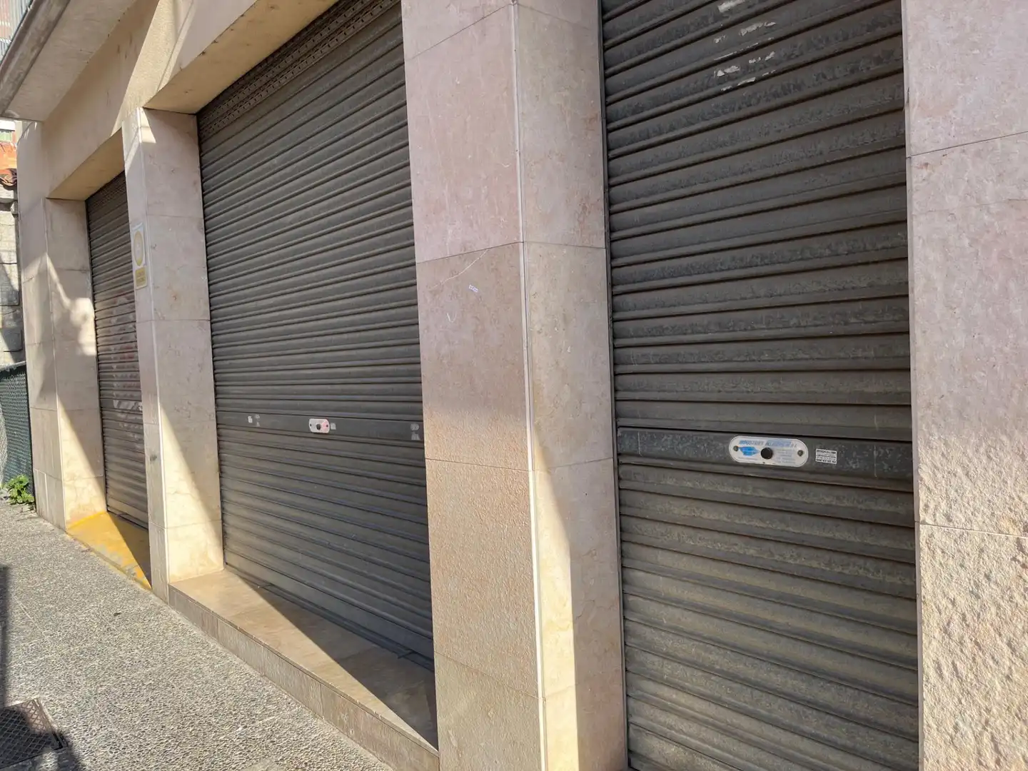 Business premises for sale in 34 Carrer Segimon Folgueroles #bajos local, imagen 2