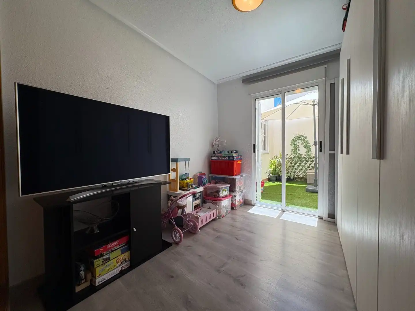 Apartamento con terraza en venta en Avenida de las Cortes Valencianas 3, imagen 8