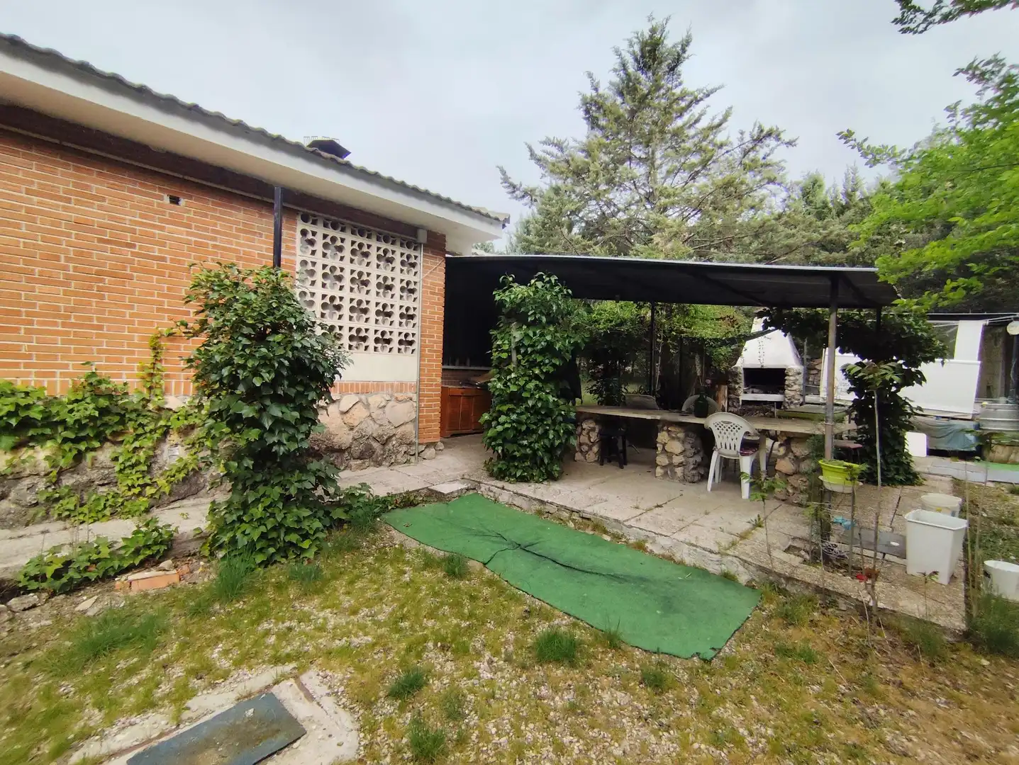 Jardí de Casa o xalet en venda en Hontoba amb Calefacció