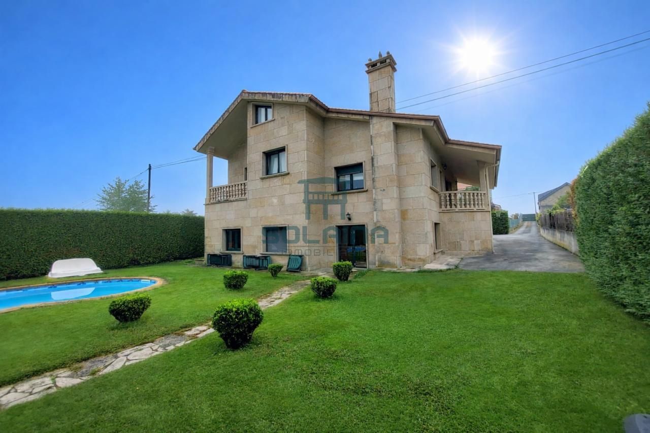 Exterior view of House or chalet for sale in San Cibrao das Viñas  with Heating, Private garden and Terrace