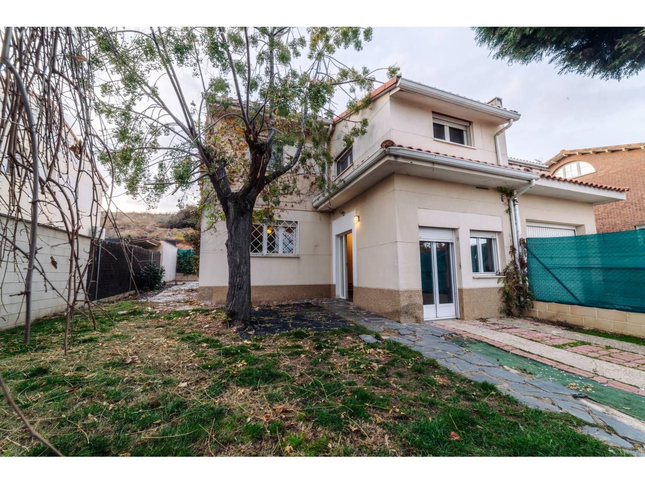 Vista exterior de Casa o xalet en venda en Fontanar amb Calefacció i Jardí privat