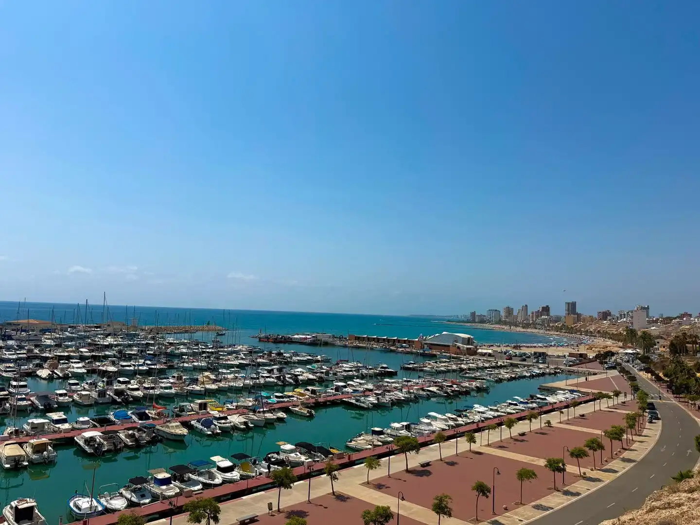 Casa adosada en venda en El Campello amb Aire condicionat, Jardí privat i Piscina