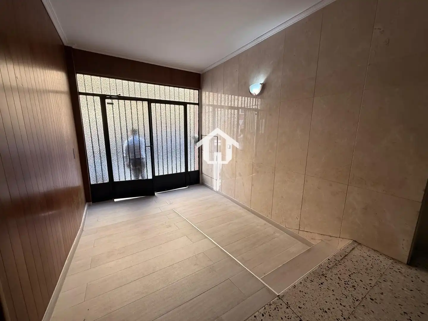 Piso en venta en Alicante / Alacant con Aire acondicionado, Amueblado y Balcón