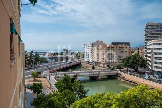 Piso en Venta en Ensanche Centro - Puerto