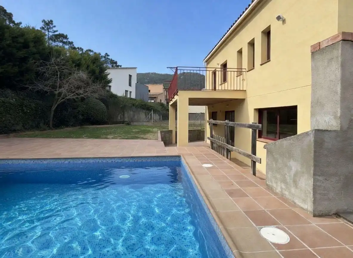 Piscina de Casa o chalet en venta en Sant Llorenç de la Muga con Calefacción, Jardín privado y Terraza