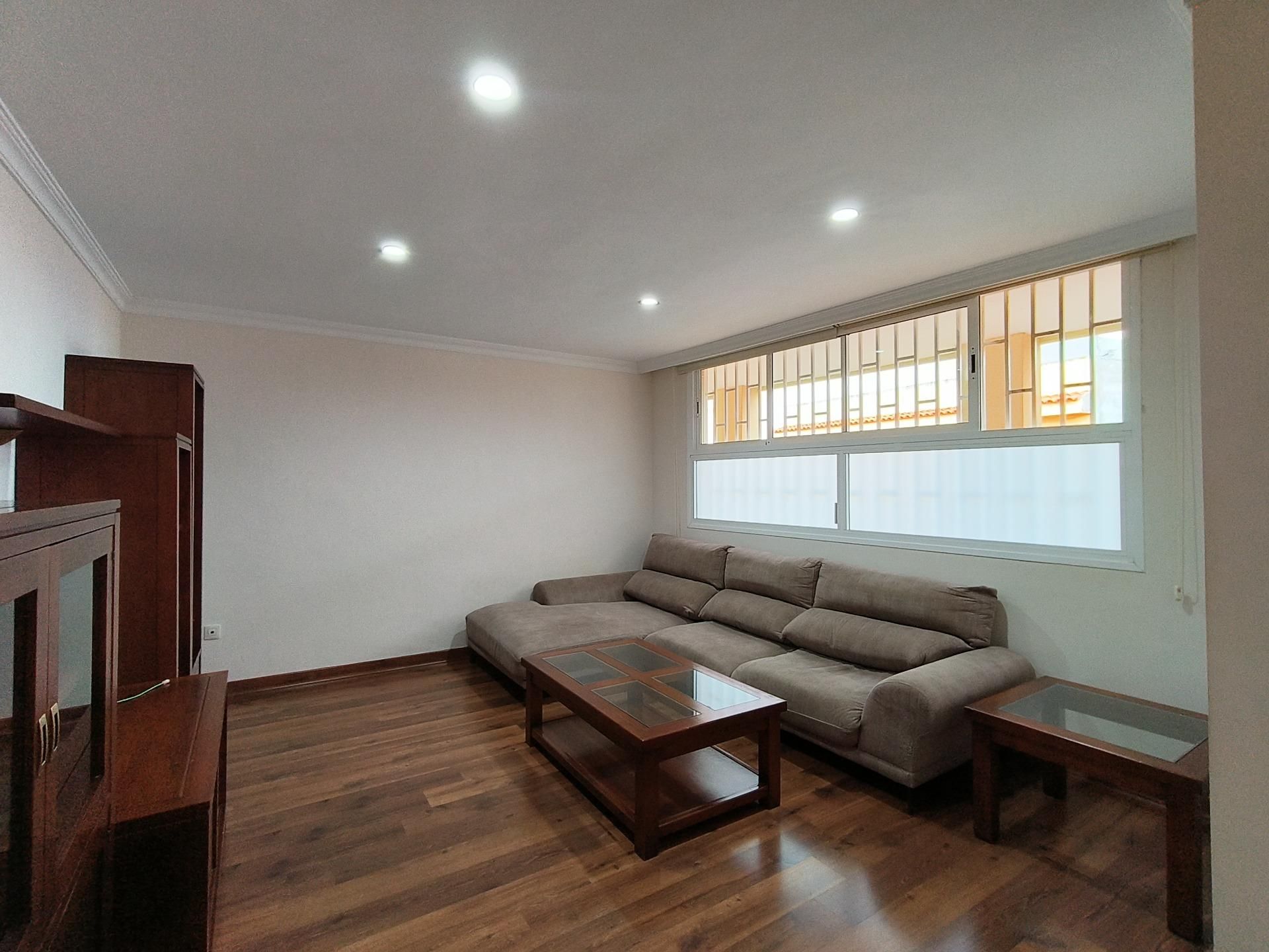 Sala d'estar de Pis en venda en San Cristóbal de la Laguna amb Parquet i Traster