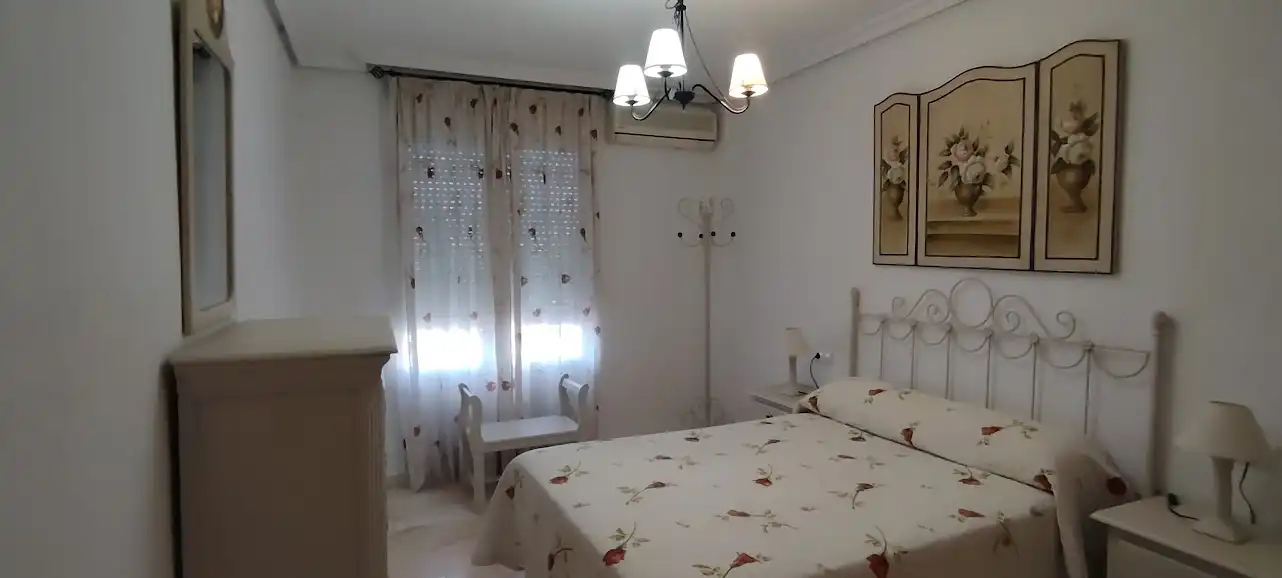 Habitación de Dúplex de alquiler en Linares con Aire acondicionado, Calefacción y Terraza