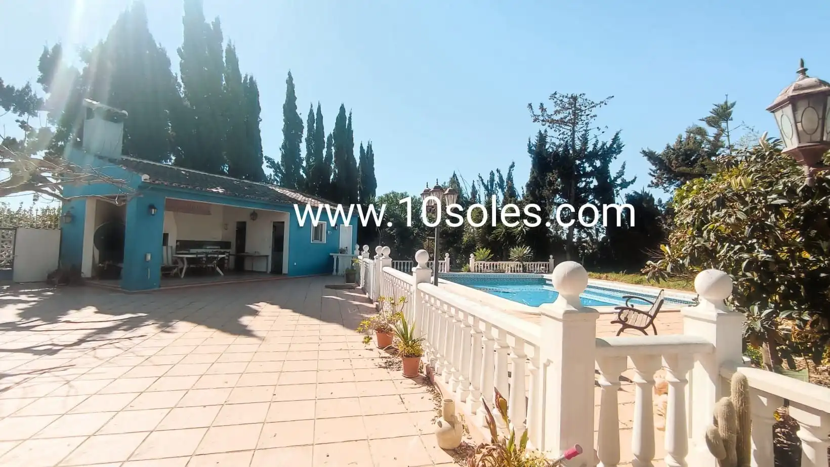 Vista exterior de Casa o xalet en venda en Orihuela amb Jardí privat, Terrassa i Traster