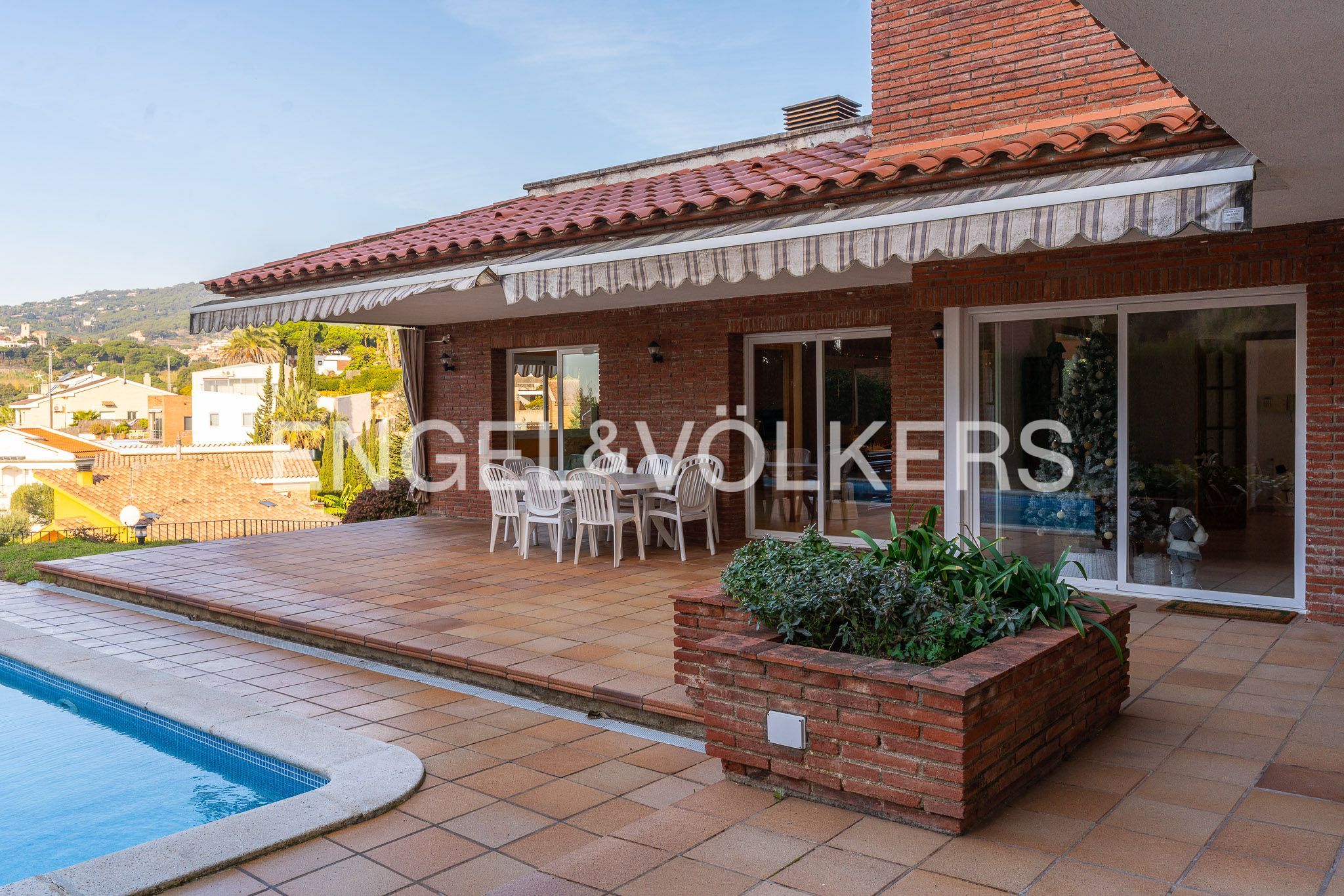 Vista exterior de Casa o xalet en venda en Caldes d'Estrac amb Aire condicionat, Calefacció i Jardí privat