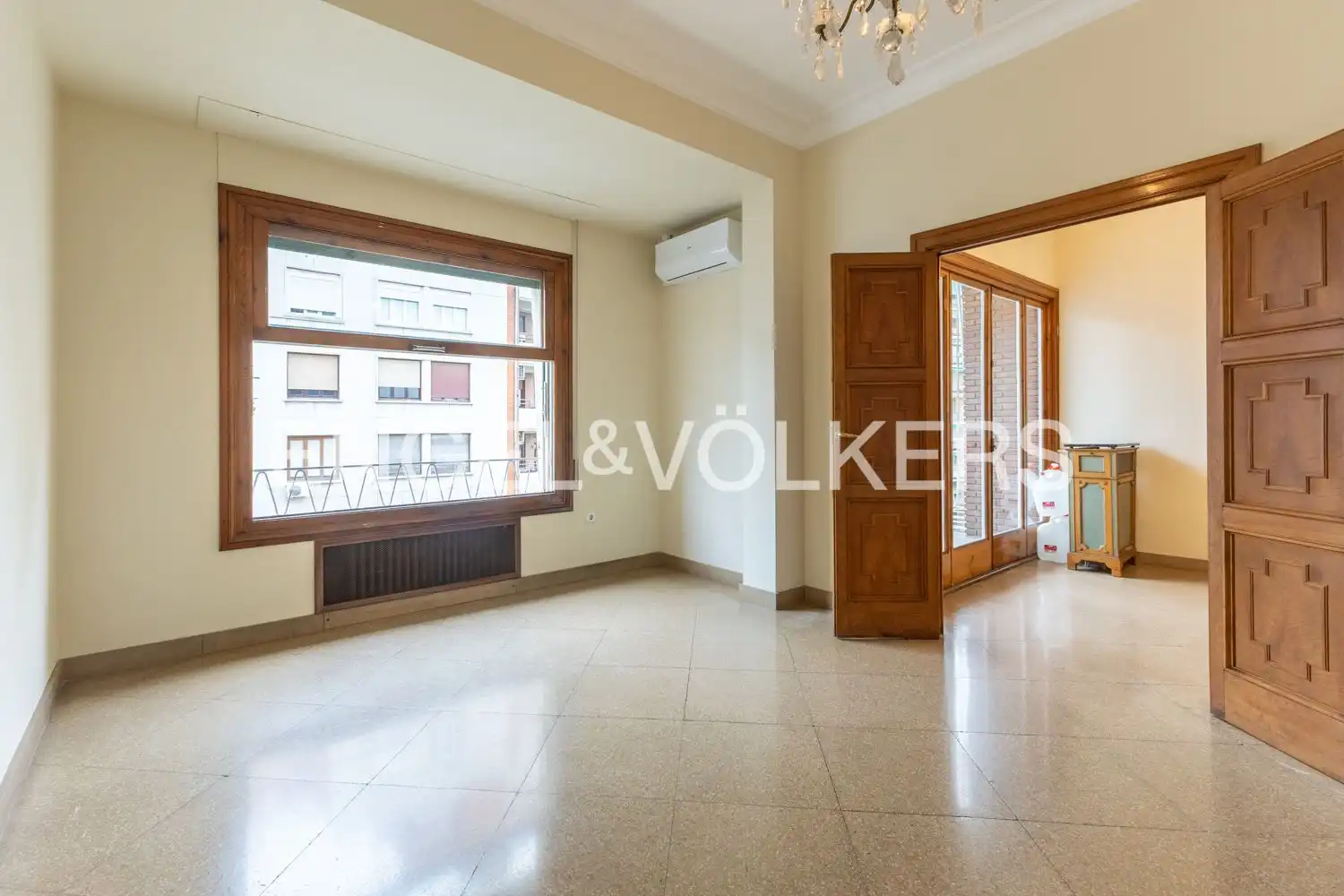 Wohnung zur Miete in Valencia mit Klimaanlage, Heizung und Terrasse