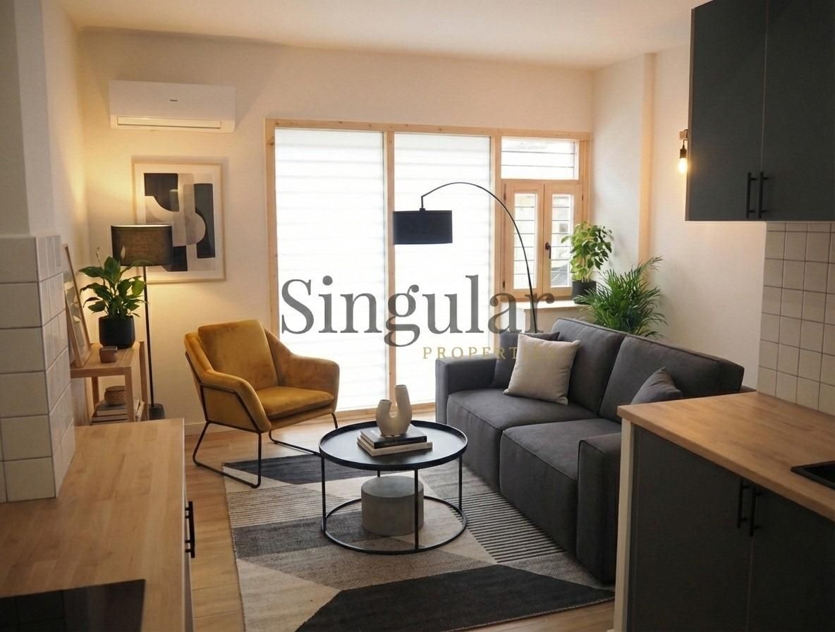 Living room of Apartment for sale in  Barcelona Capital  with Air Conditioner and Parquet flooring
