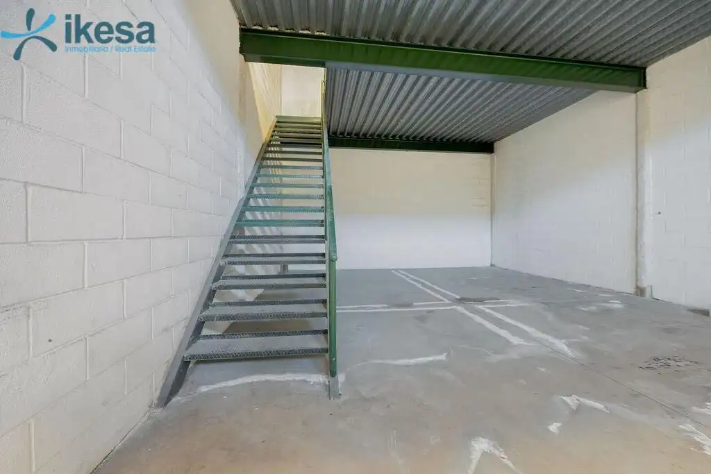Fabrikhallen zum Verkauf in Nuevo Parque - Los Rosales - Tráfico Pesado