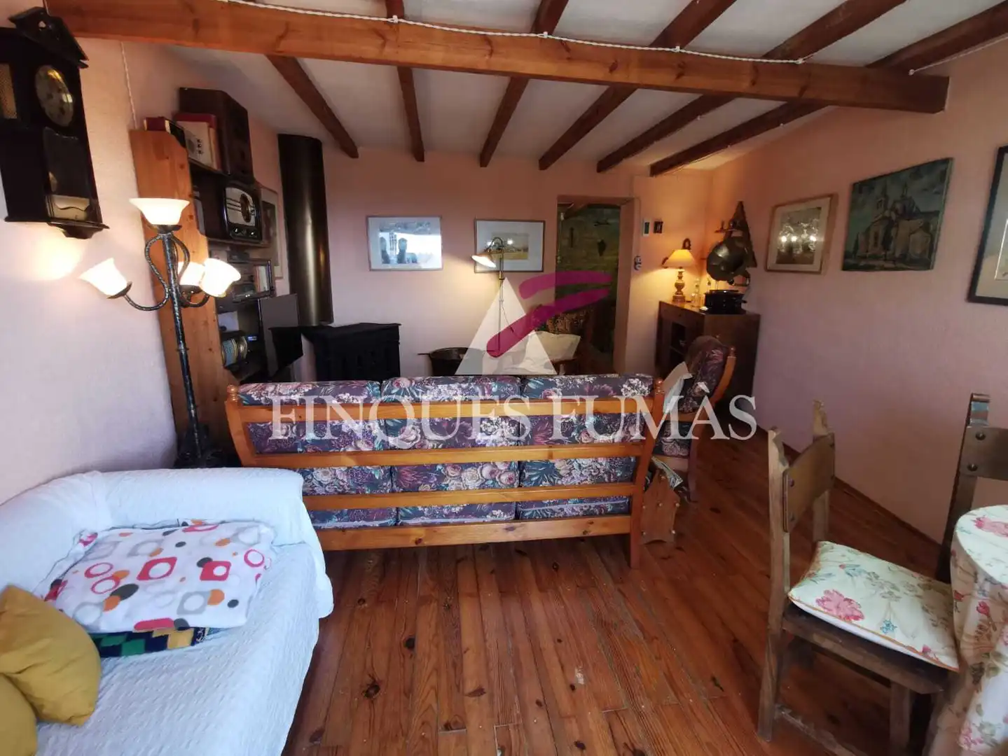 Sala de estar de Casa o chalet en venta en Savallà del Comtat con Calefacción, Trastero y Amueblado