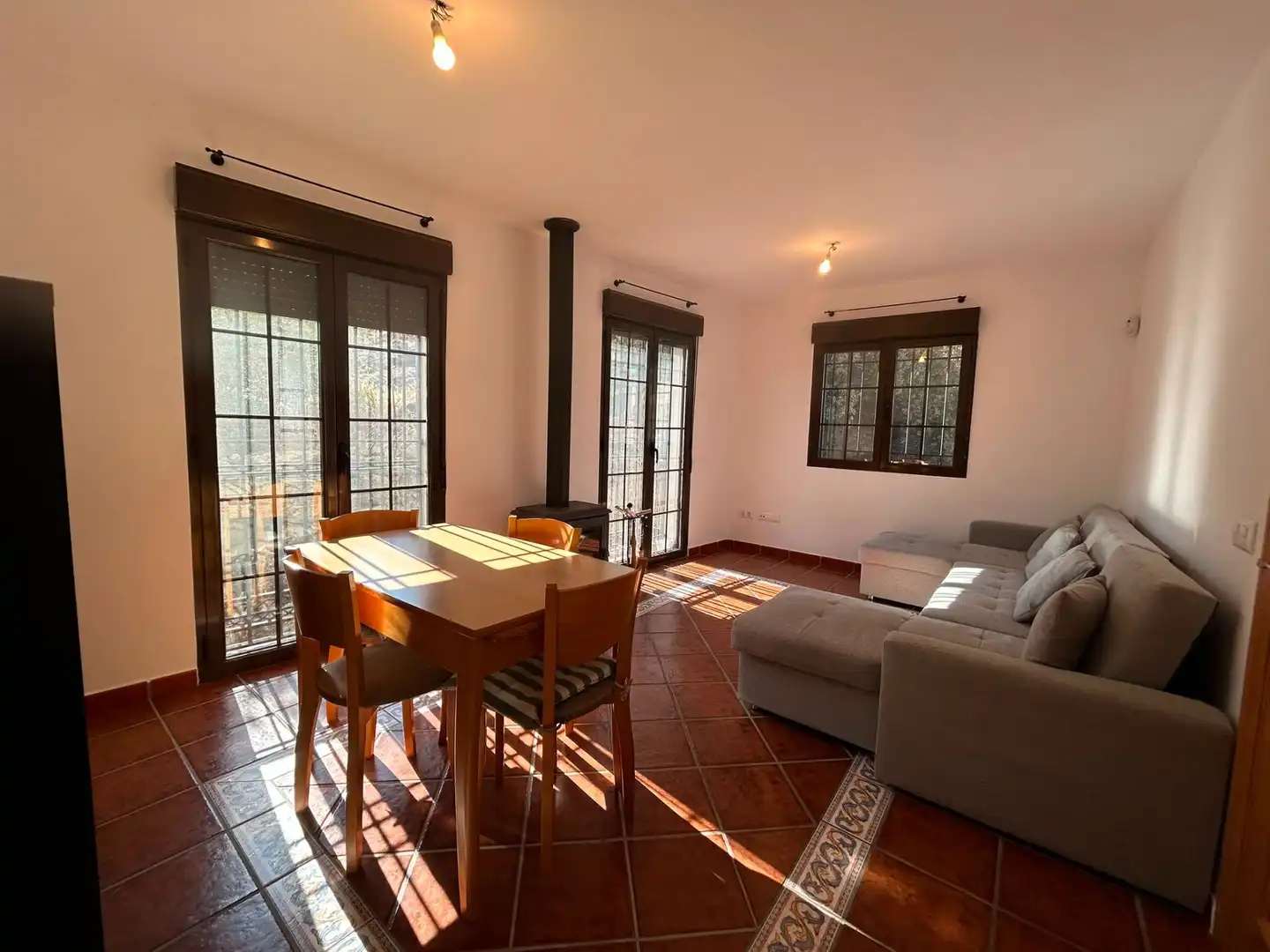 Wohnzimmer von Maisonette zum Verkauf in Pepino mit Klimaanlage und Heizung